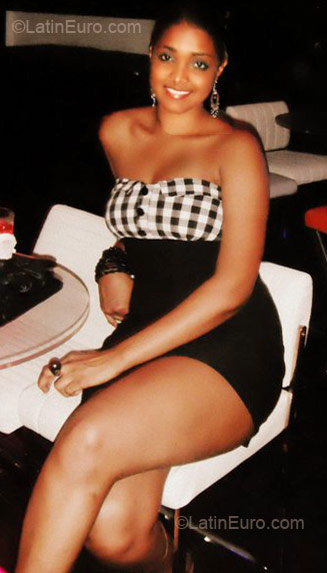 Date this exotic Dominican Republic girl Patricia from Santo Domingo DO5825