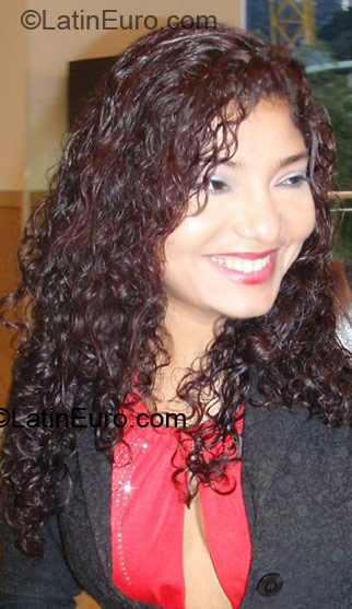 Date this foxy Colombia girl Claudia from Medellin CO5806