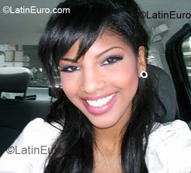 Date this athletic Colombia girl Liliana from Cali CO6958