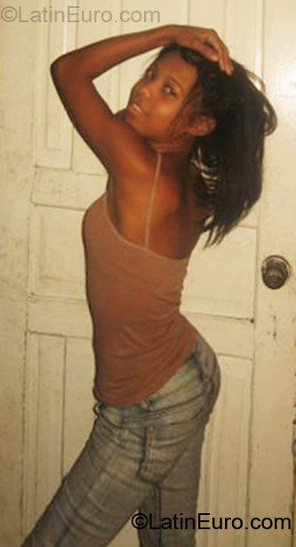 Date this exotic Dominican Republic girl Franchesca from SAN CRISTOBAL DO5870