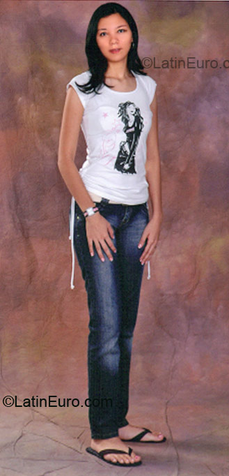 Date this happy Colombia girl Yesenia from Cali CO5854