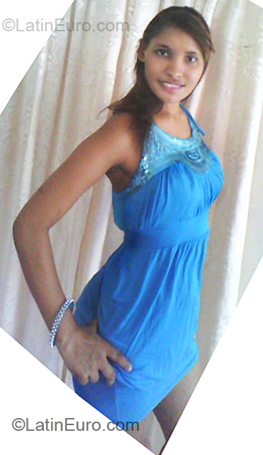 Date this athletic Dominican Republic girl Yesica from Santo Domingo DO5904