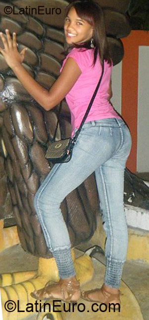 Date this tall Dominican Republic girl Grisel from Santiago DO5925