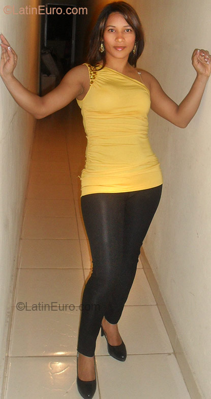 Date this delightful Dominican Republic girl Ivelisse from Santo Domingo DO5930