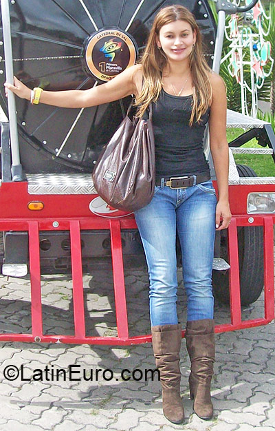 Date this charming Colombia girl Claudia from Manizales CO5923