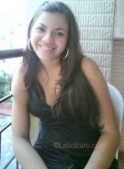 Date this sultry Colombia girl Paola from Barranquilla CO5938