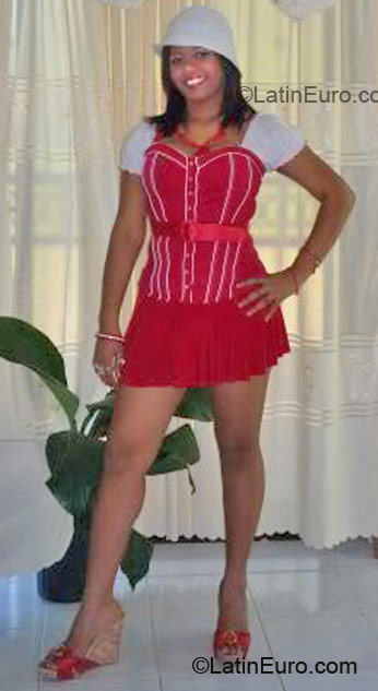 Date this nice looking Dominican Republic girl Lissette from Puerto Plata DO5983