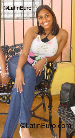 Date this funny Dominican Republic girl Argelia from Santo Domingo DO6002