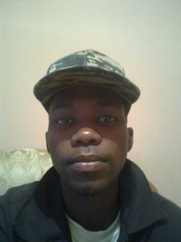 Date this foxy Botswana man Skizzadagam from Gaborone BW2