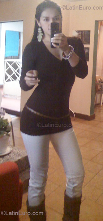 Date this lovely Colombia girl Gloria from Bogota CO5970