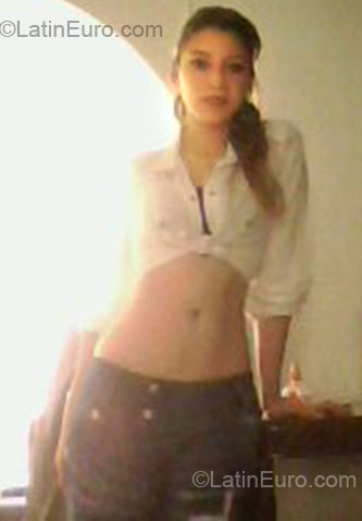 Date this sultry Colombia girl Laura from Armenia CO5999