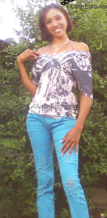 Date this gorgeous Dominican Republic girl Brenda from La Romana DO6042