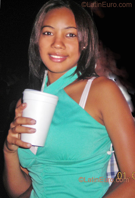 Date this delightful Dominican Republic girl Ariela Carolina from Dajabon DO6043