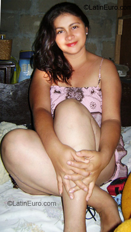 Date this cute Peru girl Jahaira from Tarapoto PE410