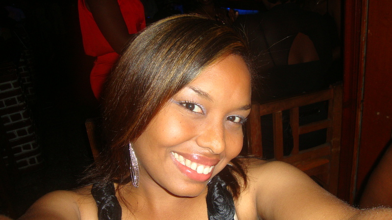 Date this nice looking Dominican Republic girl Vivian from Santo Domingo DO6053