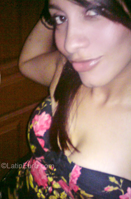 Date this gorgeous Dominican Republic girl Biokema from Bani DO6071