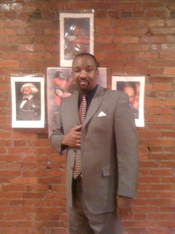 Date this nice looking United States man Thomas from Philadelphia US8639