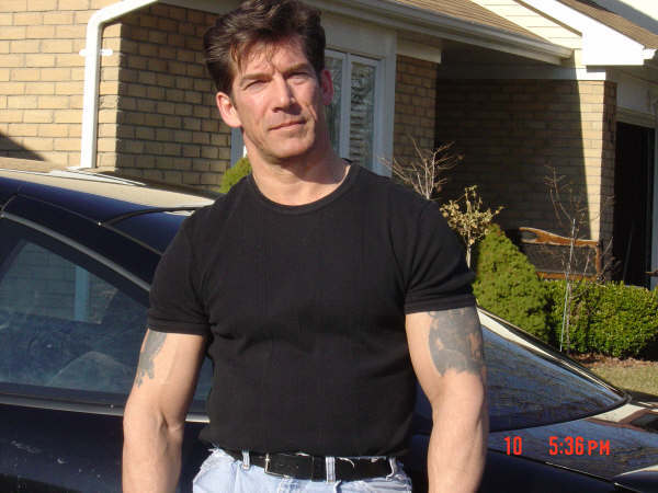 Date this funny Canada man Mrfitness from ETOBICOKE CA340