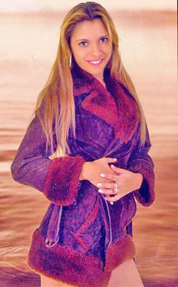 Date this georgeous Colombia girl Lina from Medellin CO6062