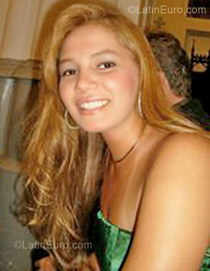 Date this sensual Brazil girl Emanuela from Recife BR4410
