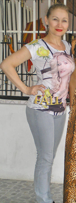 Date this pretty Colombia girl Yulieth from Bogota CO6101