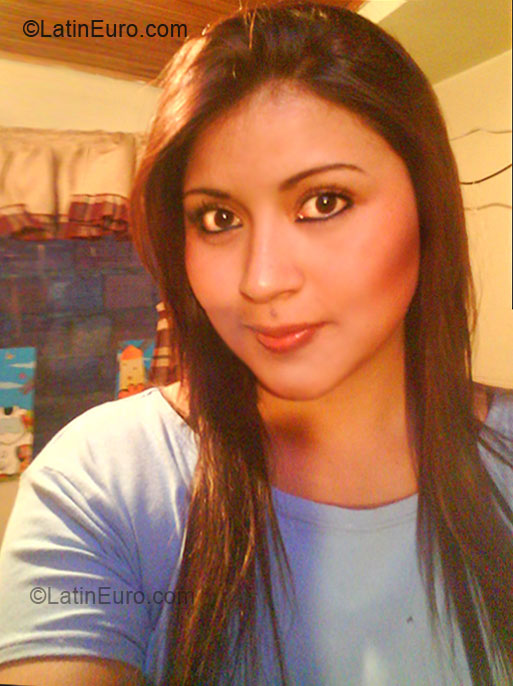 Date this hard body Colombia girl Thannia from Bogota CO6115