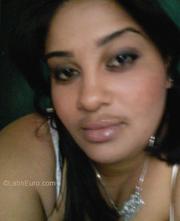 Date this sultry Dominican Republic girl Yoshie from Santiago DO6281
