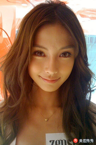 Date this pretty China girl Henjia45 from Beijing CN13