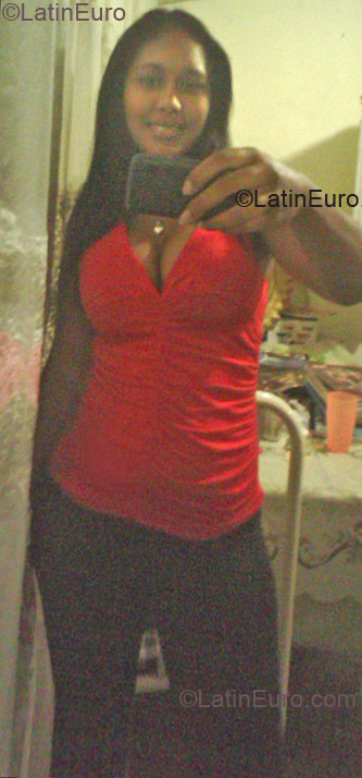 Date this attractive Dominican Republic girl Zeverina from Santo Domingo DO6498
