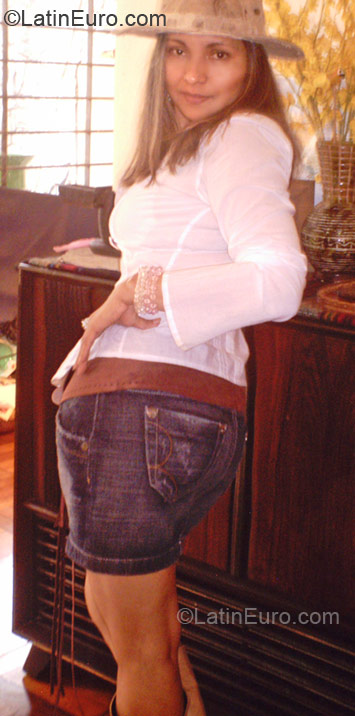 Date this hot Brazil girl Zzel from Sao Paulo BR4514