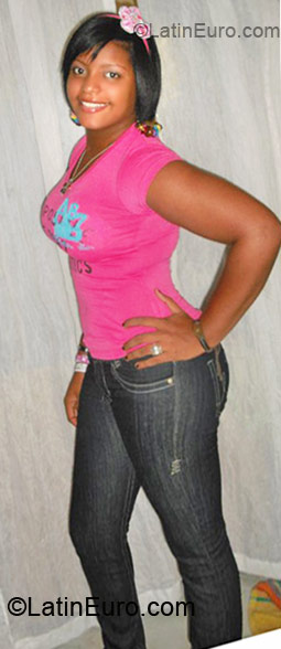 Date this hard body Dominican Republic girl Elizabeth from Santo Domingo DO6359