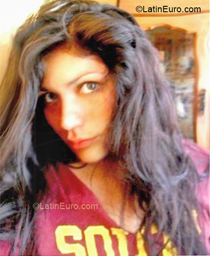 Date this hot Peru girl Yazmin from Lima PE424