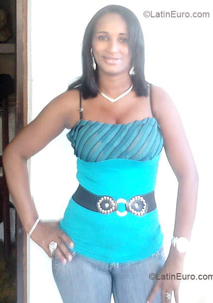 Date this hot Dominican Republic girl Rosa from Santo domingo DO6361