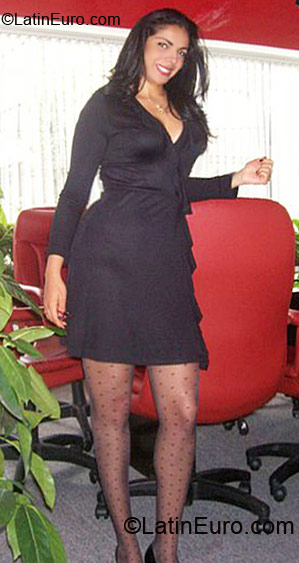 Date this attractive Colombia girl Carolyn from Bogota CO6211