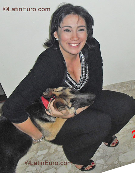Date this young Dominican Republic girl Sharlyn from Santo Domingo DO6404