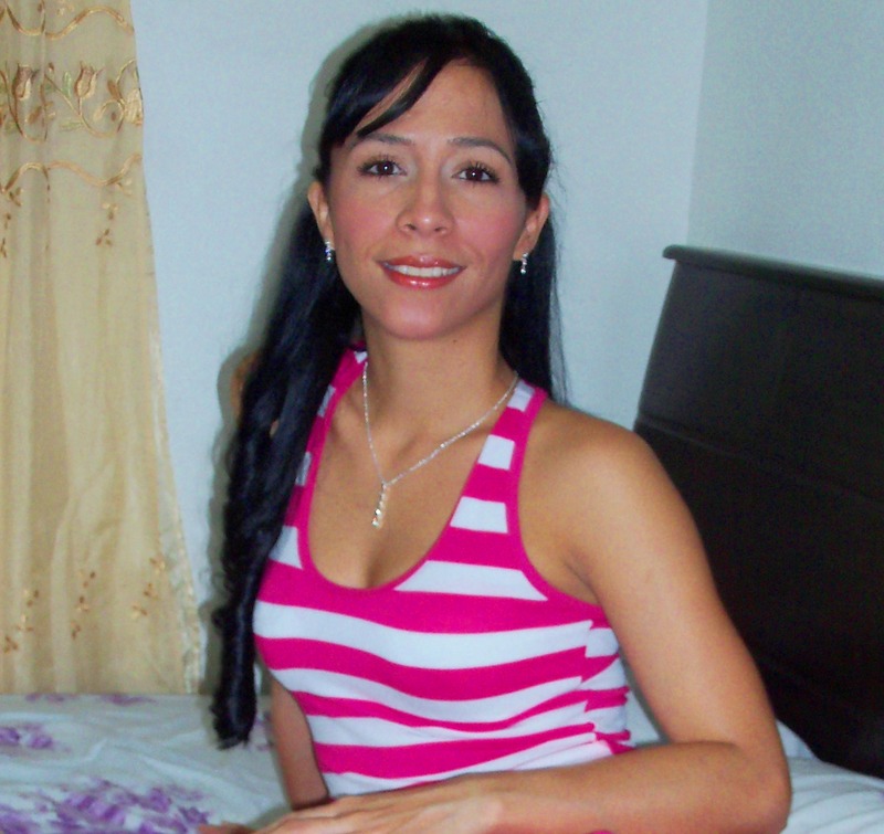 Date this cute Colombia girl Yeccika from cali CO6227