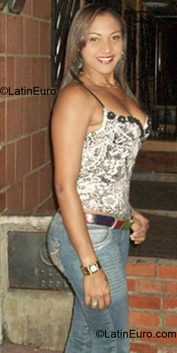 Date this passionate Colombia girl Paola from Cali CO6232