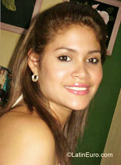 Date this pretty Colombia girl Kelly from Cali CO6256
