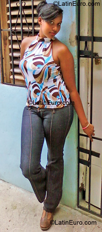 Date this fun Dominican Republic girl Ozema from Santo Domingo DO6522