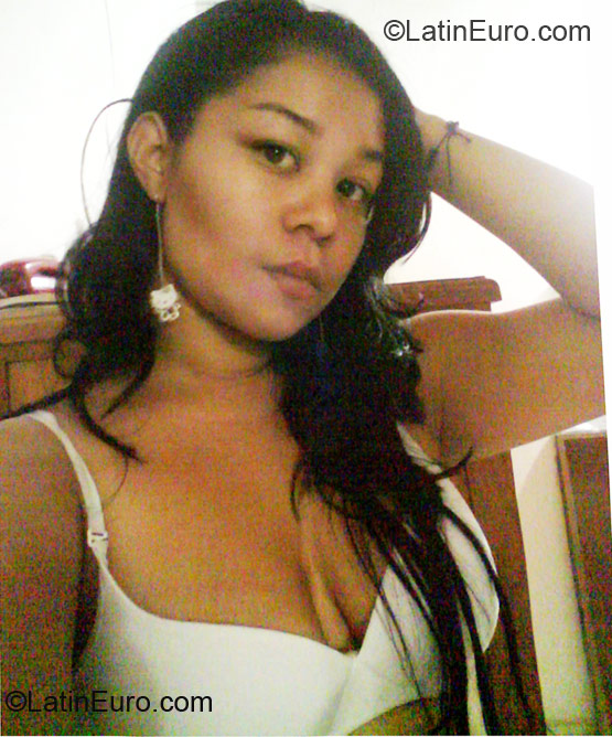 Date this pretty Colombia girl Lina from Manizales CO6276