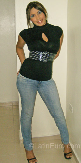 Date this beautiful Dominican Republic girl Nicaury from Santo Domingo DO6537