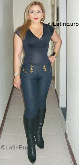Date this hard body Colombia girl Margarita Surez from Bogotá CO6288