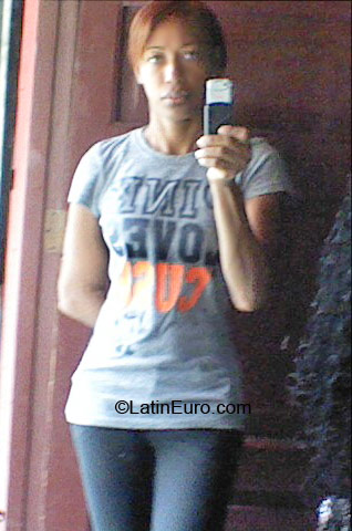 Date this pretty Dominican Republic girl Rayssa from Santo Domingo DO6567