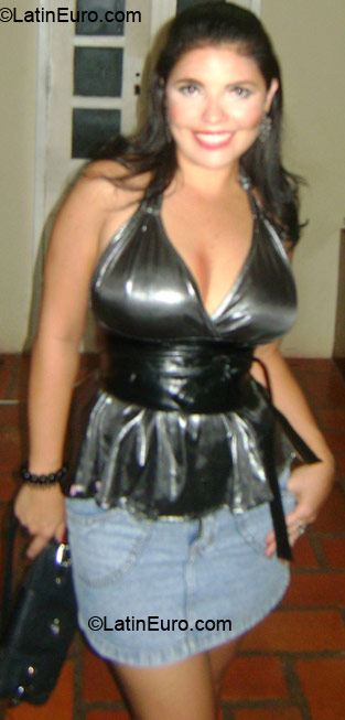 Date this sensual Brazil girl Dina from Fortaleza BR6195