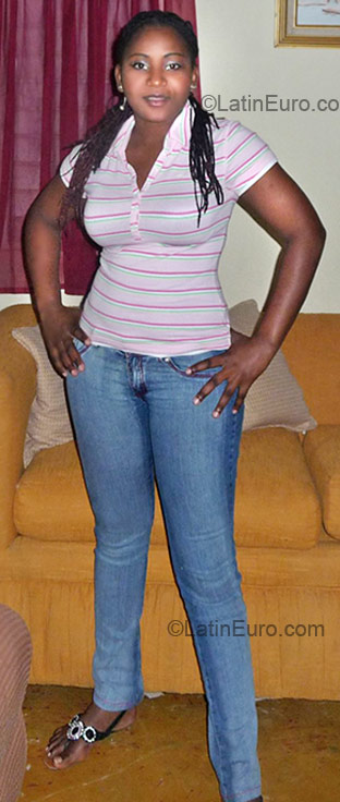 Date this good-looking Dominican Republic girl Heilyn from La Romana DO20054