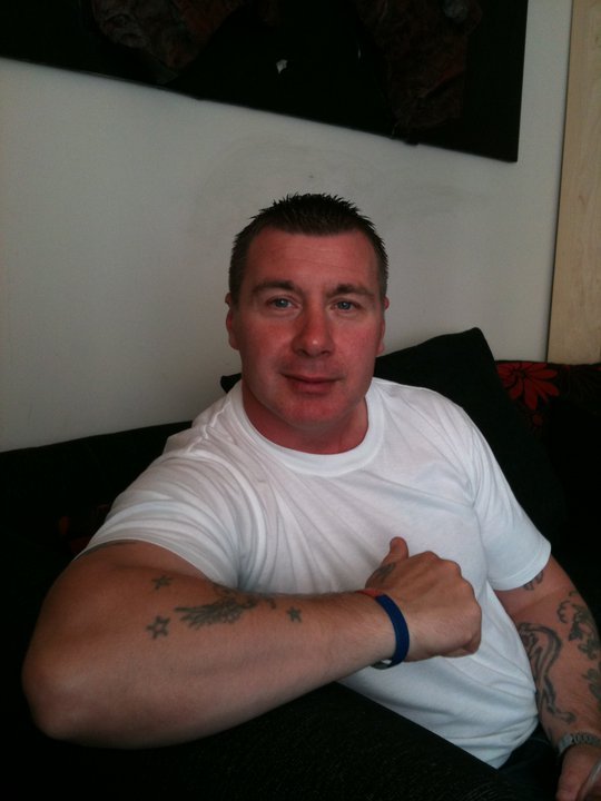 Date this stunning United Kingdom man Paul from Romford, GB473