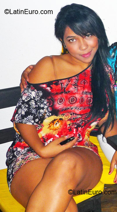 Date this attractive Colombia girl Rubiel from Santa Marta CO6526