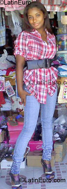 Date this georgeous Dominican Republic girl Raquel from Santiago DO6673