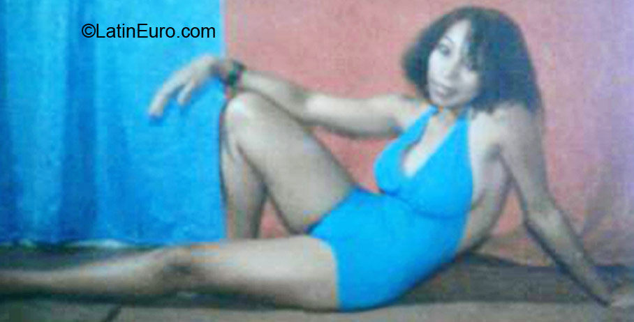 Date this athletic Dominican Republic girl Rosa beriguete from Santo Domingo DO6683