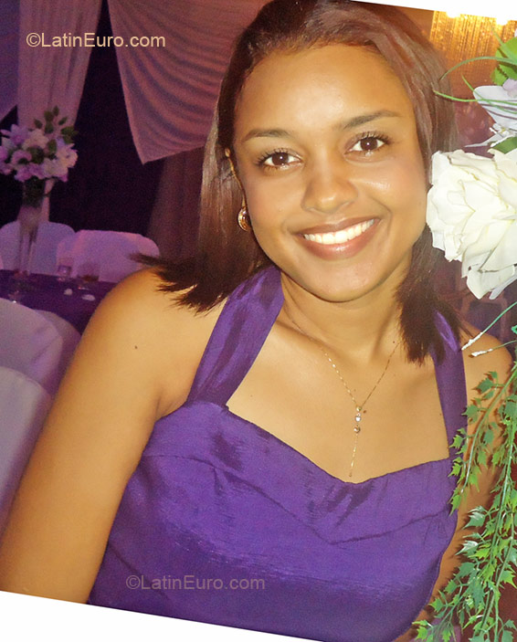 Date this happy Brazil girl Talyta from Sao Luis BR4681